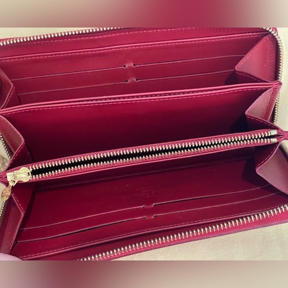 Authentic Louis Vuitton Monogram Vernis Zippy Wallet - Picture 7 of 16